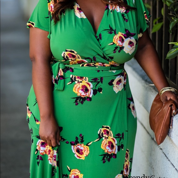 Lane Bryant Dresses & Skirts - NWT WRAP DRESS FLORAL GREEN